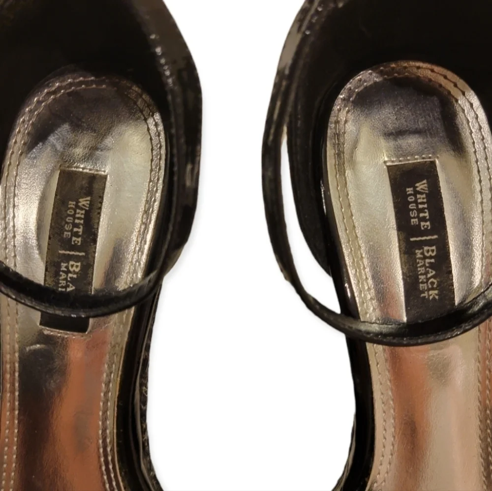 WHBM Wedge Sandals Size‎ 8M